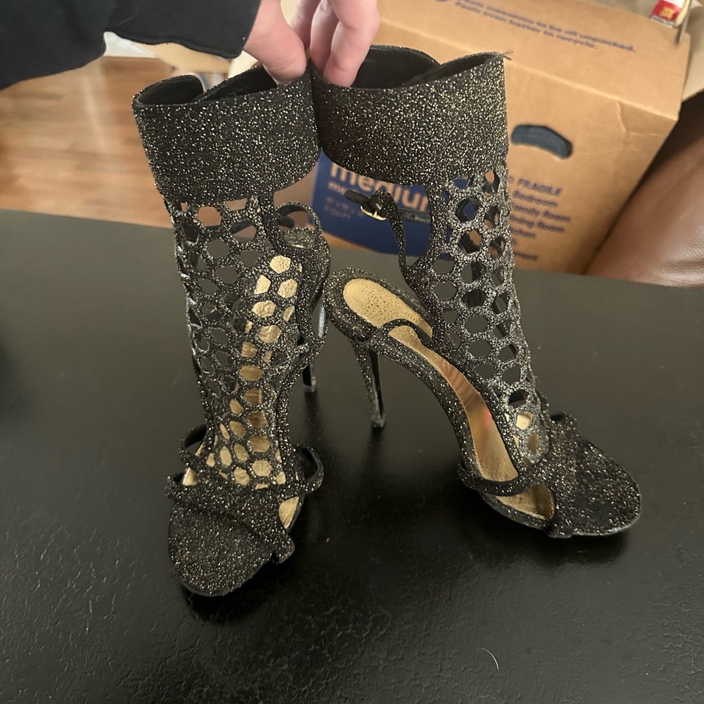 POSH STORE CLOSING
Alexander McQueen honeycomb heels